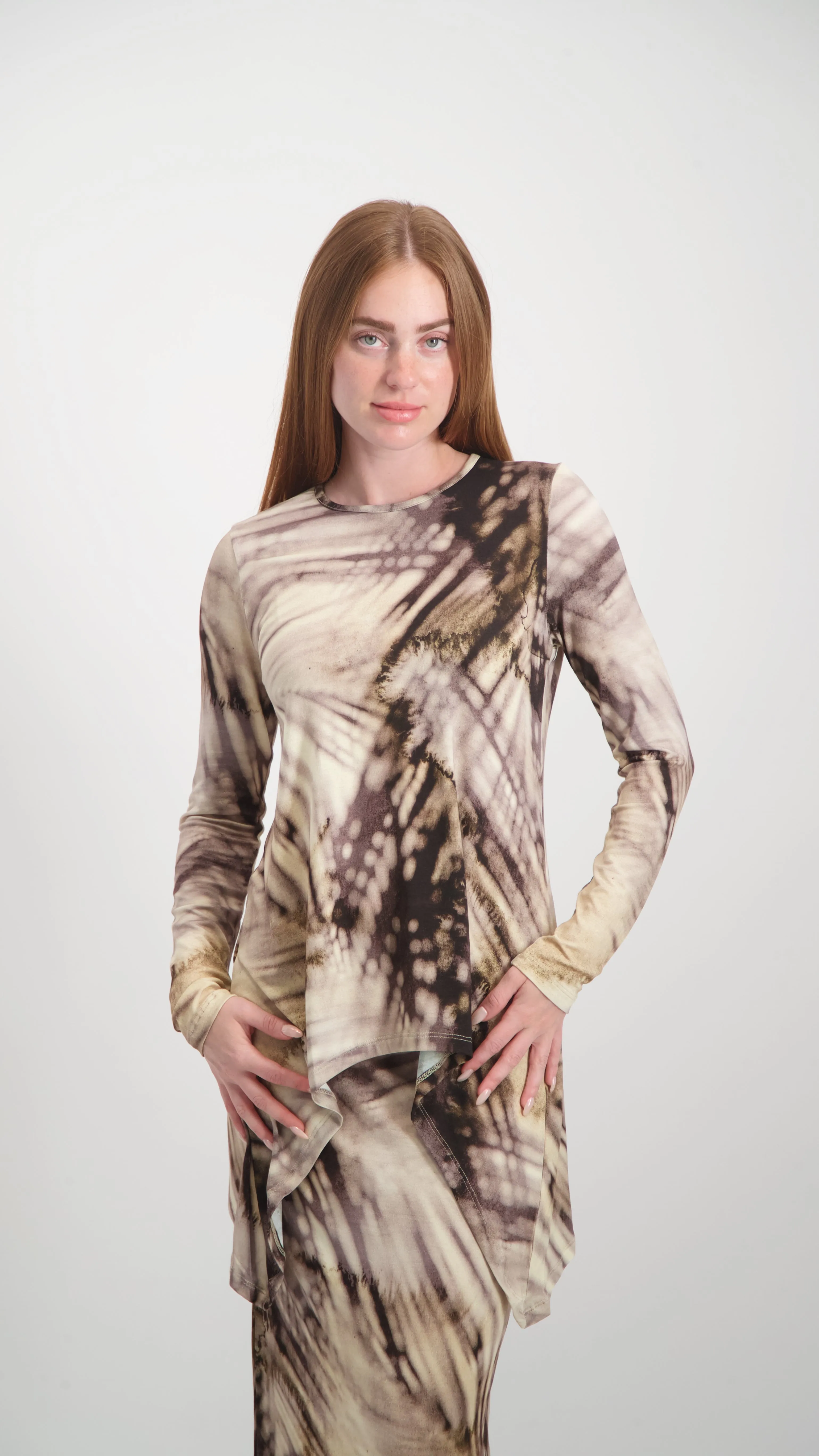 Asymmetric T-shirt / Black Tie Dye
