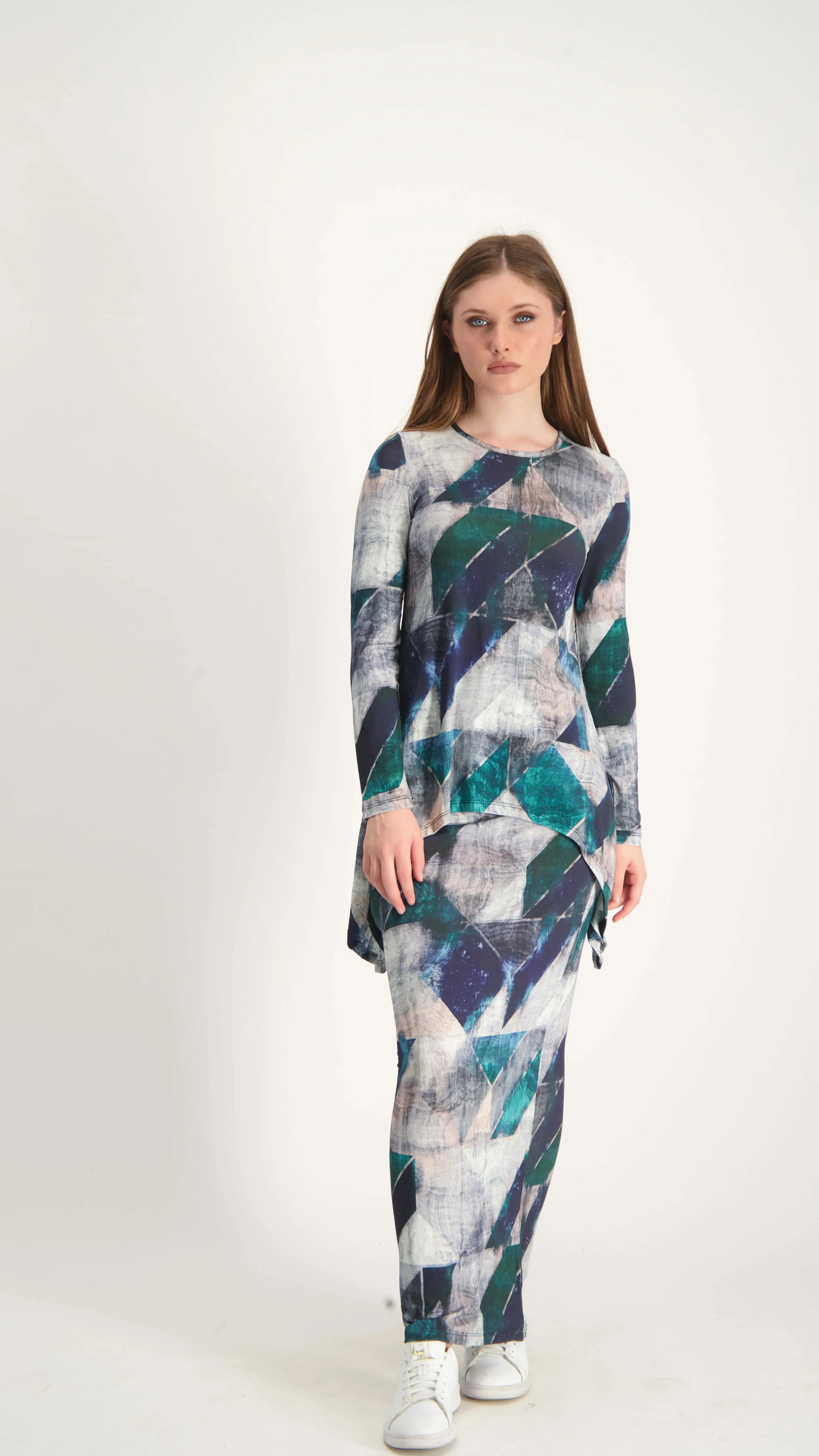Asymmetric T-shirt / Green Geometry
