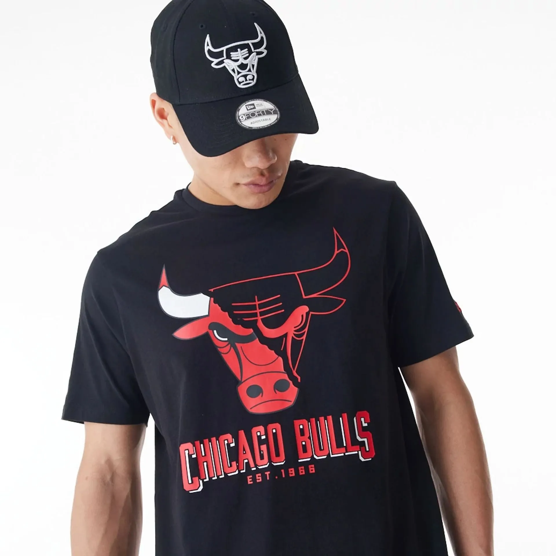Chicago Bulls NBA Logo Graphic Black T-Shirt