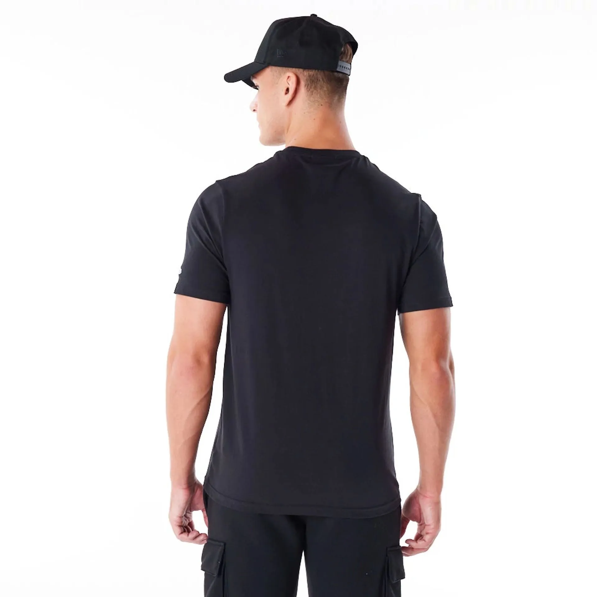 Chicago Cubs MLB Badge Graphic Black T-Shirt