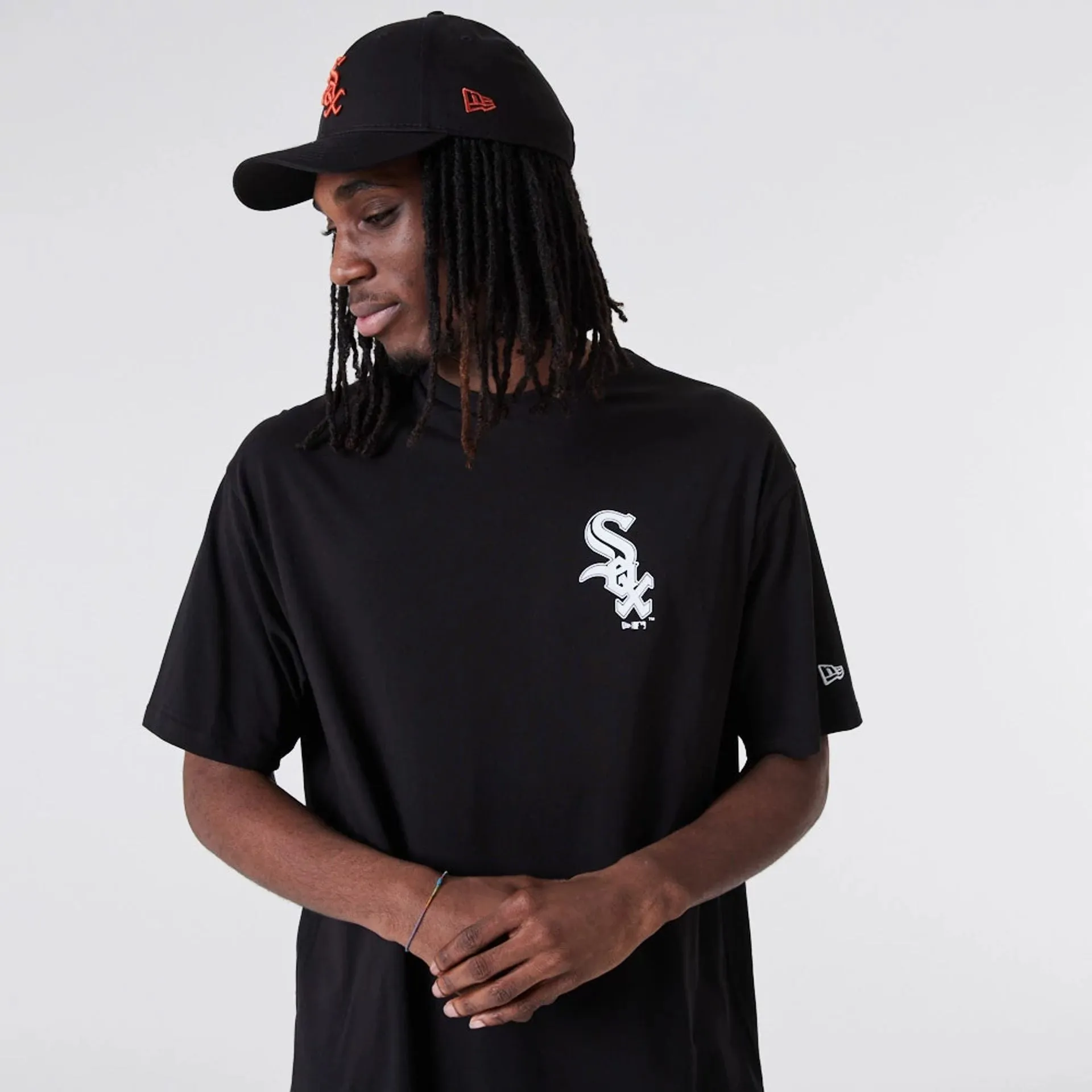 Chicago White Sox MLB Essential Black Oversized T-Shirt