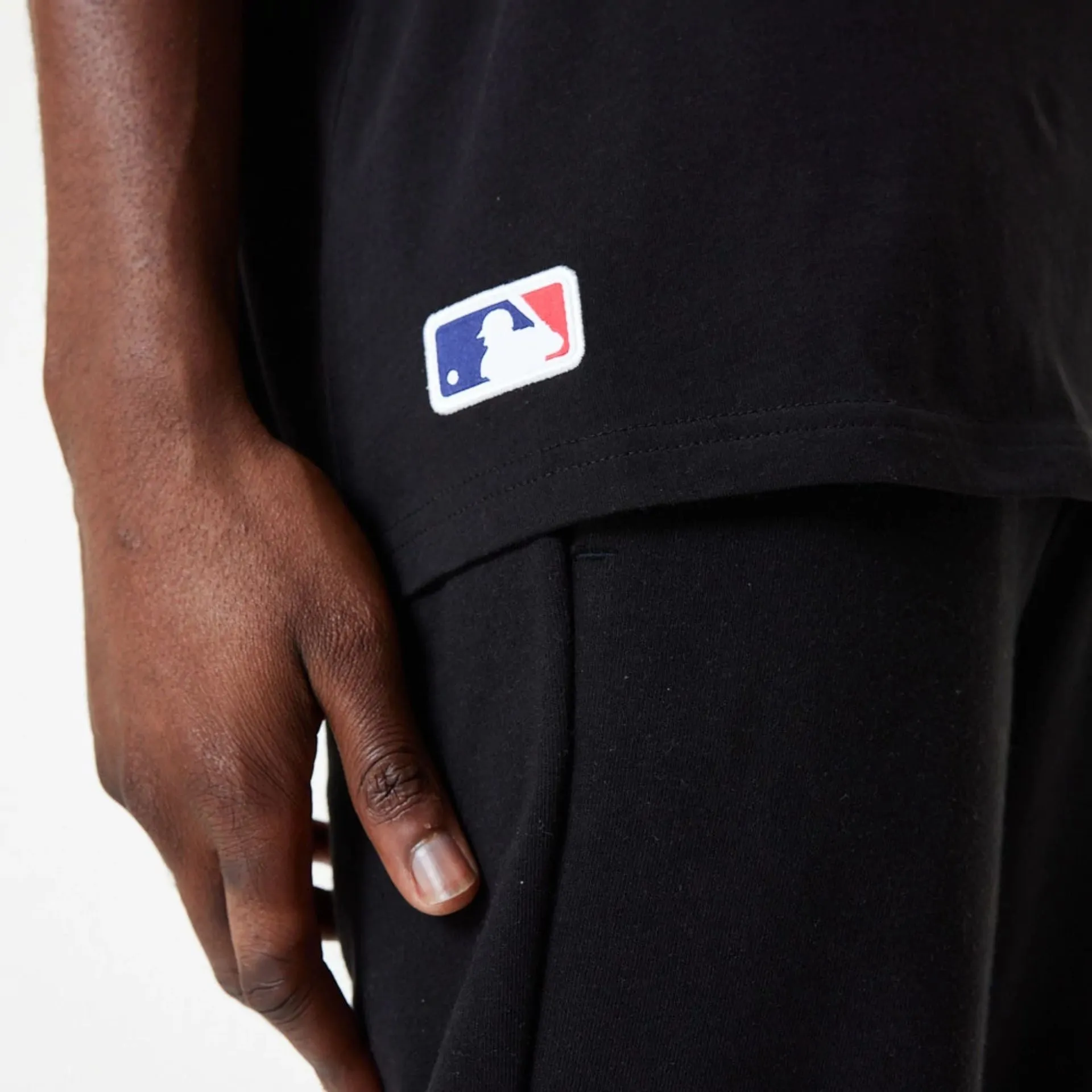 Chicago White Sox MLB Essential Black Oversized T-Shirt