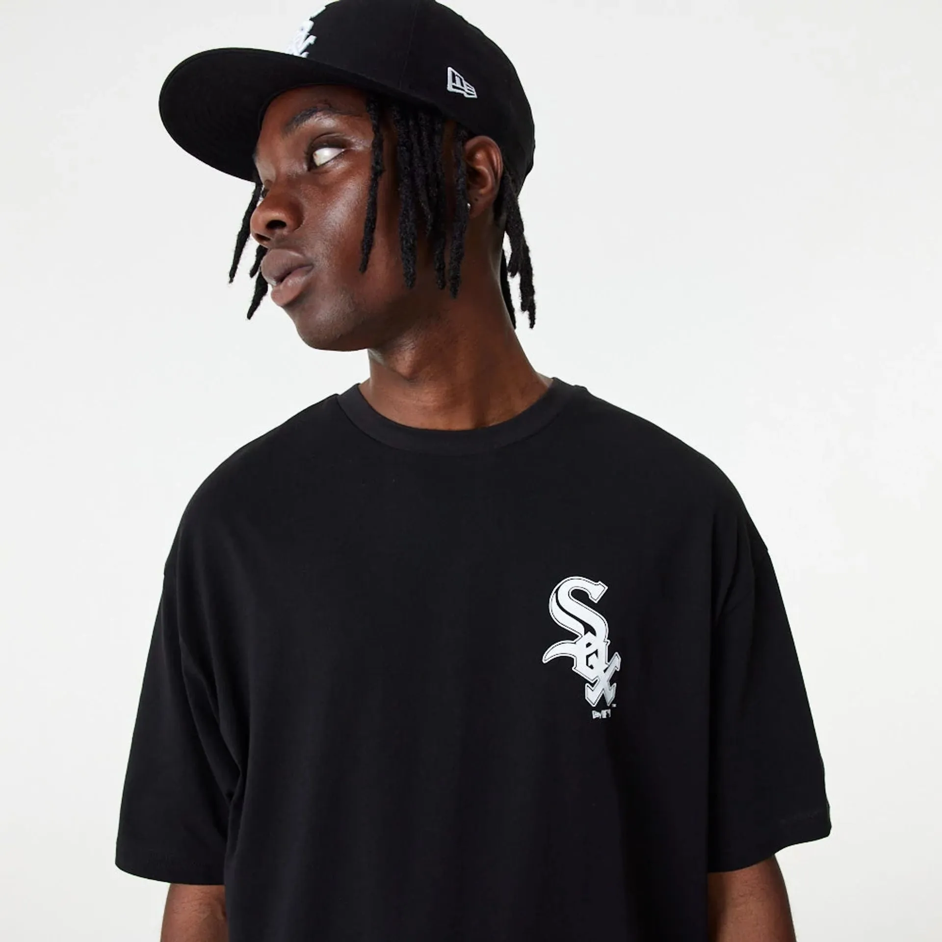 Chicago White Sox MLB Essential Black Oversized T-Shirt