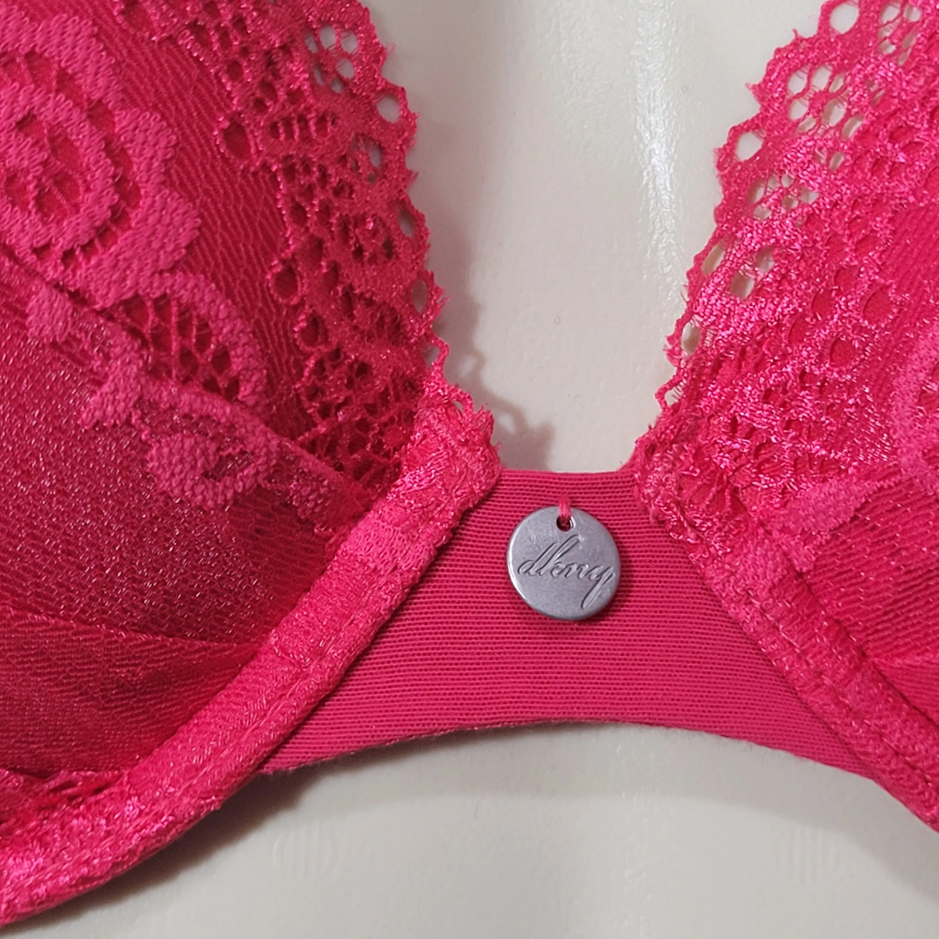 DKNY 453237 Perfect Profile Push-Up T-Shirt Underwire Bra 32DD Red NWT